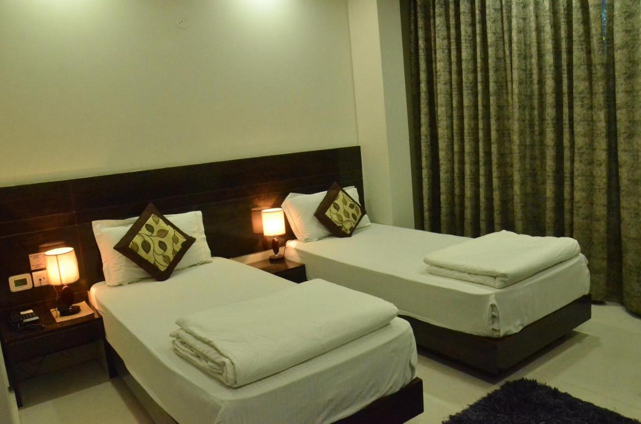 Hotel Sopan Heights Delhi  Exterior photo