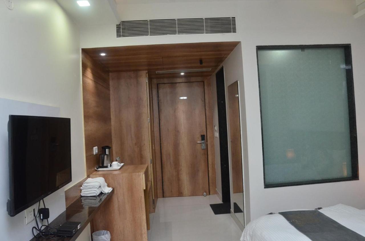 Hotel Sopan Heights Delhi  Exterior photo